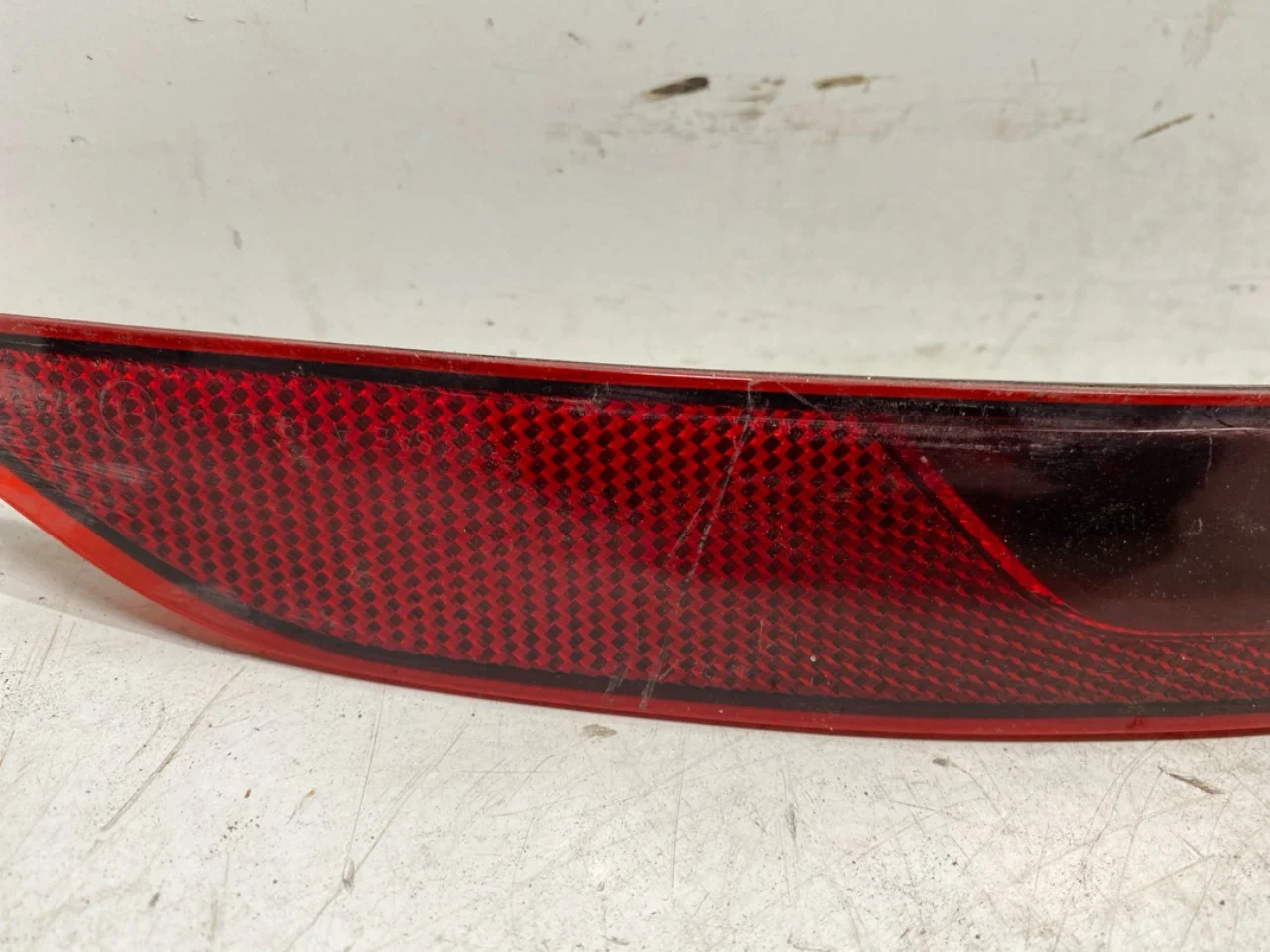 Polestar 2 2020- Right tail light view 3