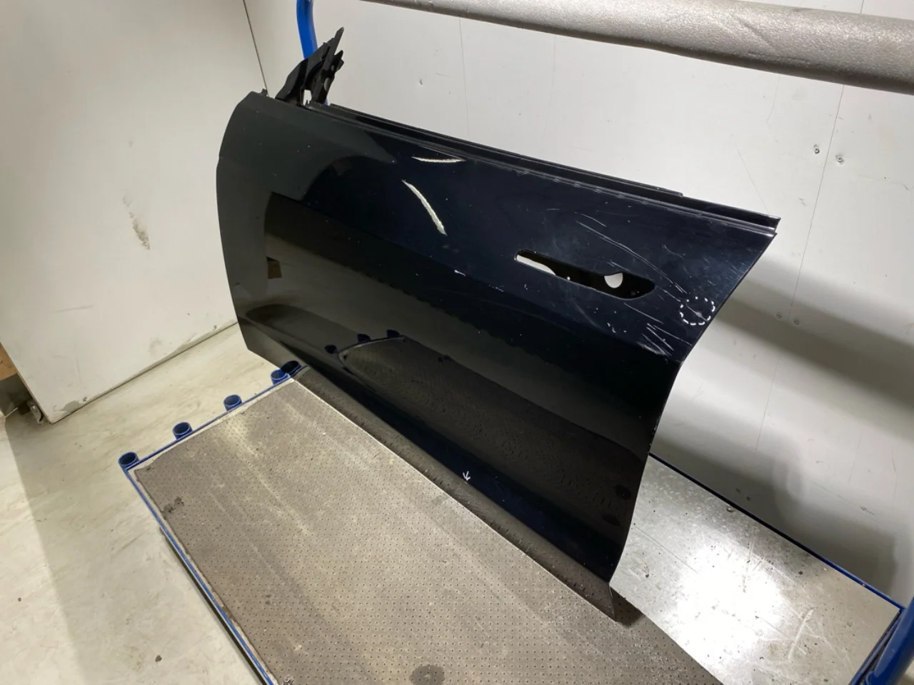 Tesla MODEL 3 2024- Ajtó, 4 ajtós, első, bal nézet 3