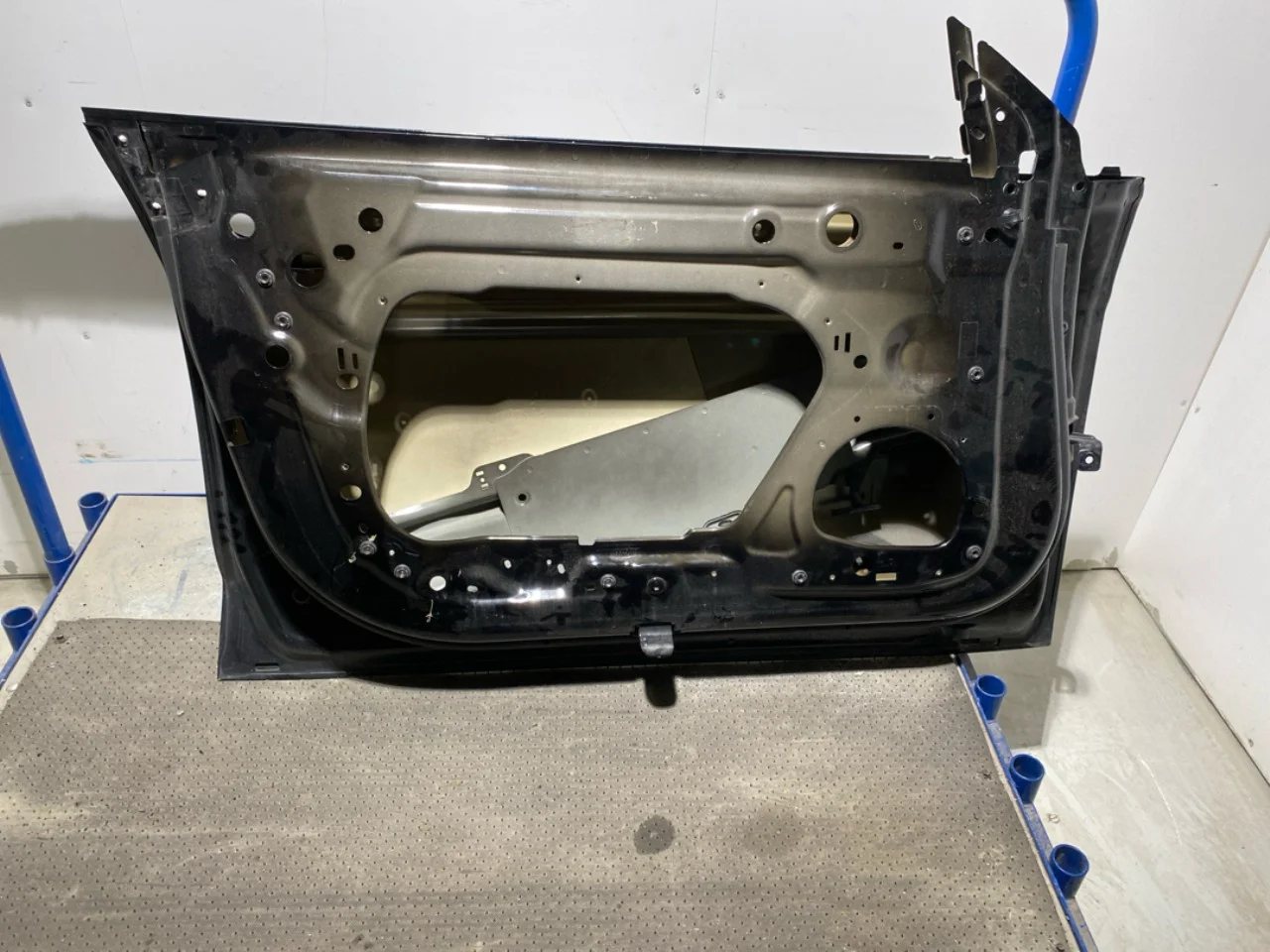 Tesla MODEL 3 2024- Ajtó, 4 ajtós, első, bal nézet 4