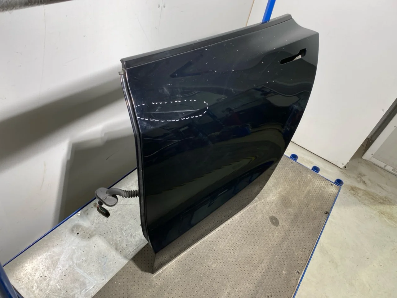 Tesla MODEL 3 2024- Ajtó, 4 ajtós, hátsó, bal nézet 2