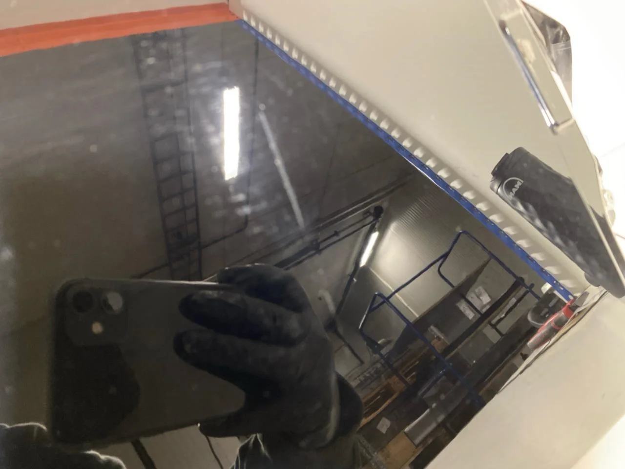 Nissan LEAF 2017-24 Spoiler, tailgate view 2