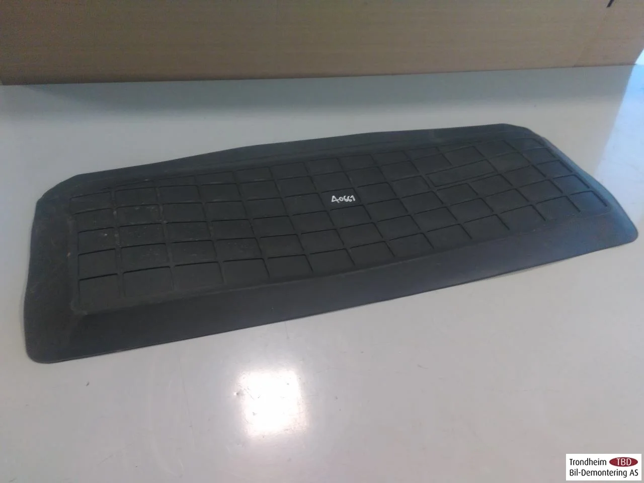 Tesla MODEL S 2013- Cargo area protective mat / lining view 3