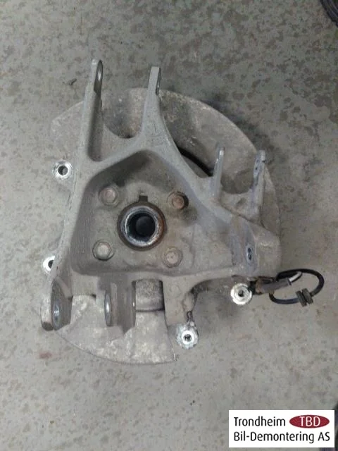 Tesla MODEL S 2013- Stub axle carrier, right rear view 2