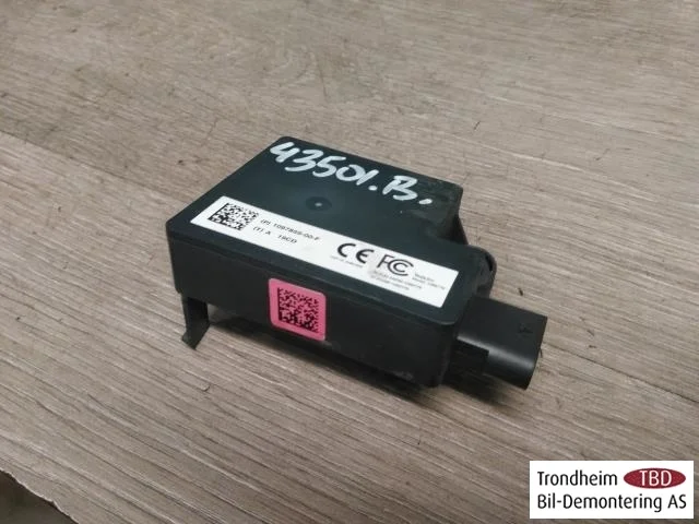 Tesla MODEL 3 2017--> Vezérlőegység, egyéb