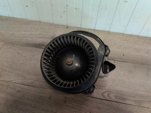 Mercedes B 180-200 W246/W242 2012-19 Fűtésventilátor motor nézet 2