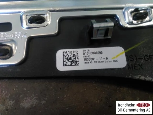 Tesla MODEL X 2016- Other interior equipment view 3