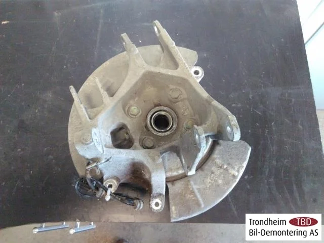 Tesla MODEL S 2013- Stub axle carrier, right rear view 2