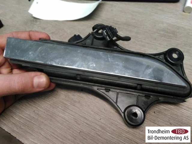 Tesla MODEL X 2016- Exterior door handle, right view 2