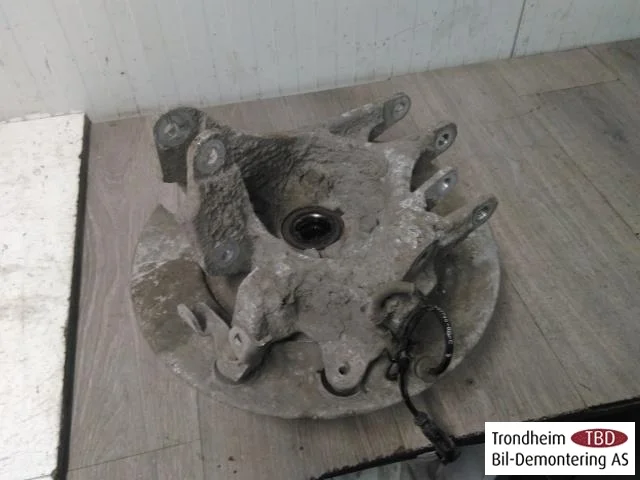 Tesla MODEL S 2013- Stub axle carrier, right rear view 2