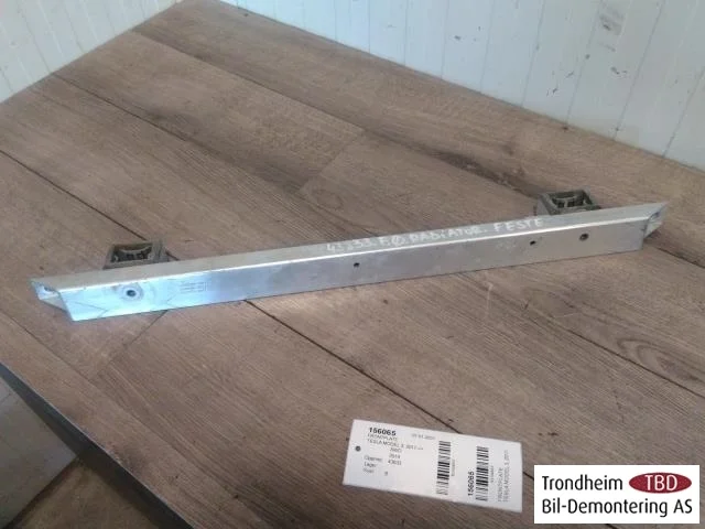 Tesla MODEL 3 2017--> Homloklemez, felső
