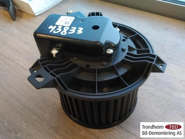 Tesla MODEL 3 2017--> Fűtésventilátor motor