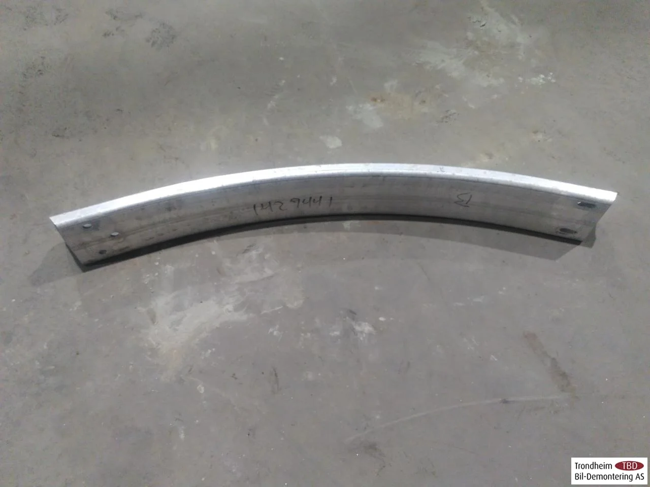 Tesla MODEL 3 2017--> Bumper reinforcement beam, rear view 3