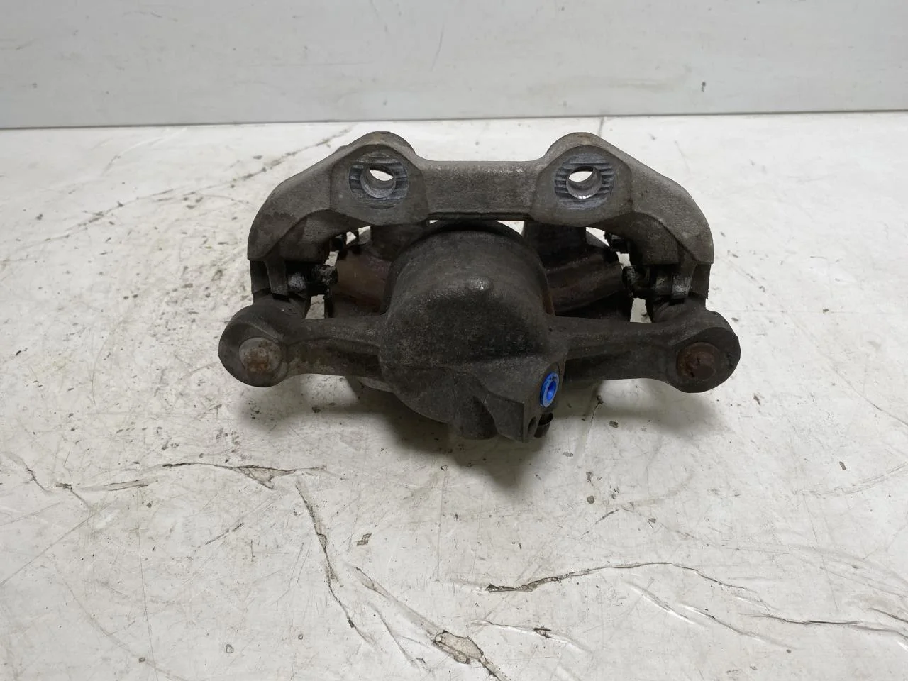Opel / Vauxhall OPEL MOKKA 21 > Front left brake caliper view 2