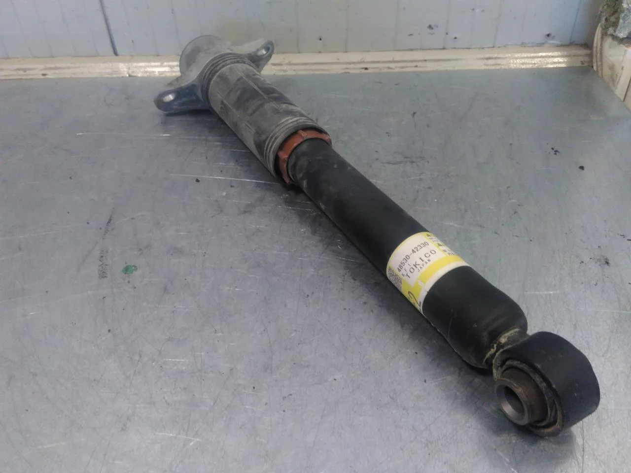 Toyota BZ4X EA10 2022- Amortizor, spate