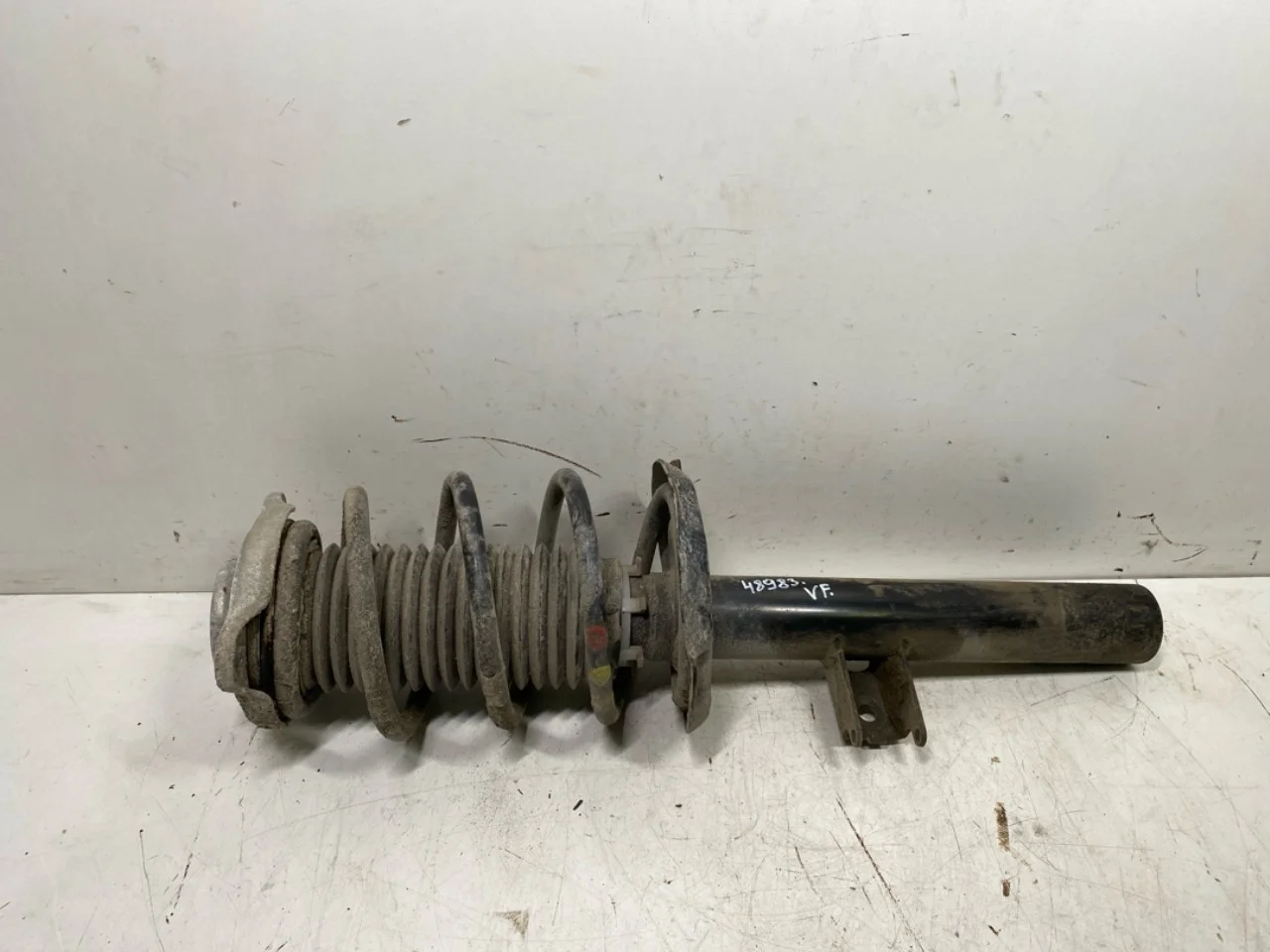 Mercedes EQA H243 2021- Strut assembly, front left