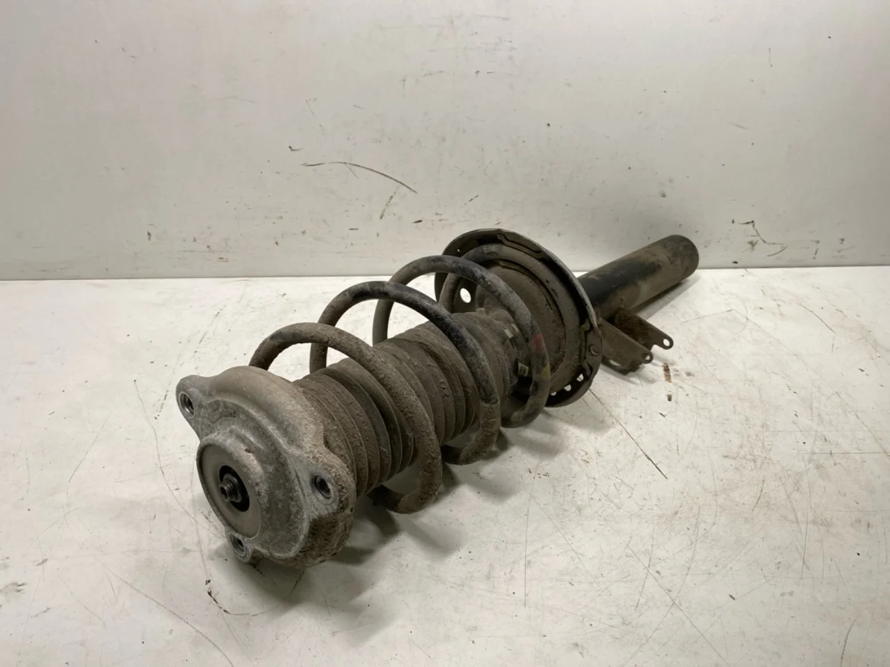 Mercedes EQA H243 2021- Strut assembly, front left view 2