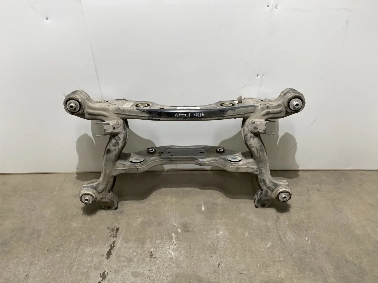 Mercedes EQA H243 2021- Traversă punte spate / cadru auxiliar