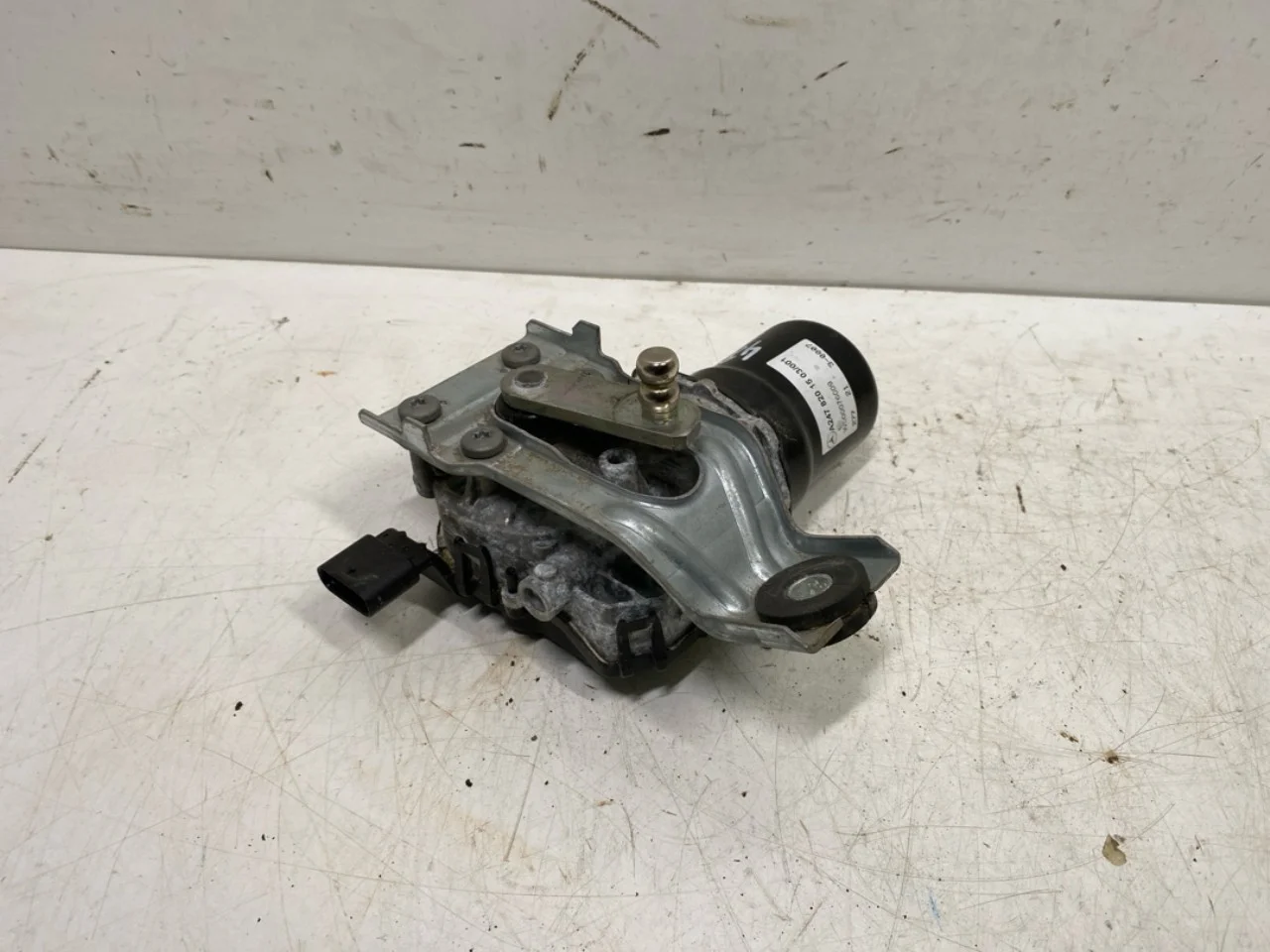 Mercedes EQA H243 2021- Windshield wiper motor view 2