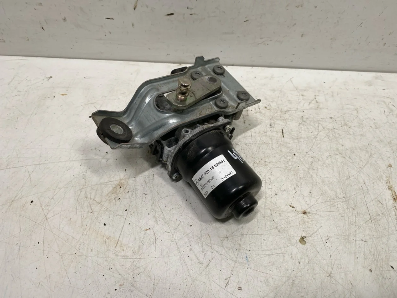Mercedes EQA H243 2021- Windshield wiper motor view 3