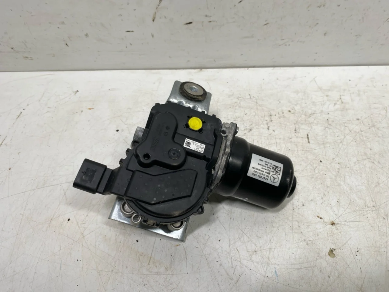 Mercedes EQA H243 2021- Windshield wiper motor view 4