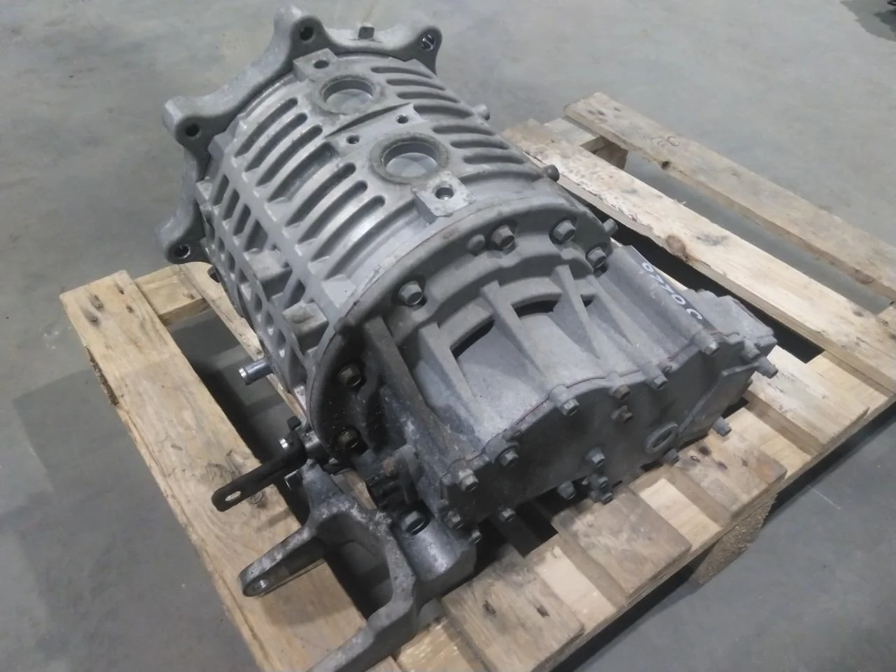 Kia SOUL 2009- Front electric motor view 2