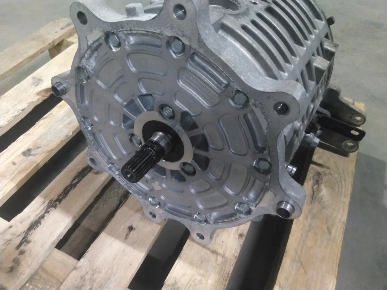 Kia SOUL 2009- Front electric motor view 4