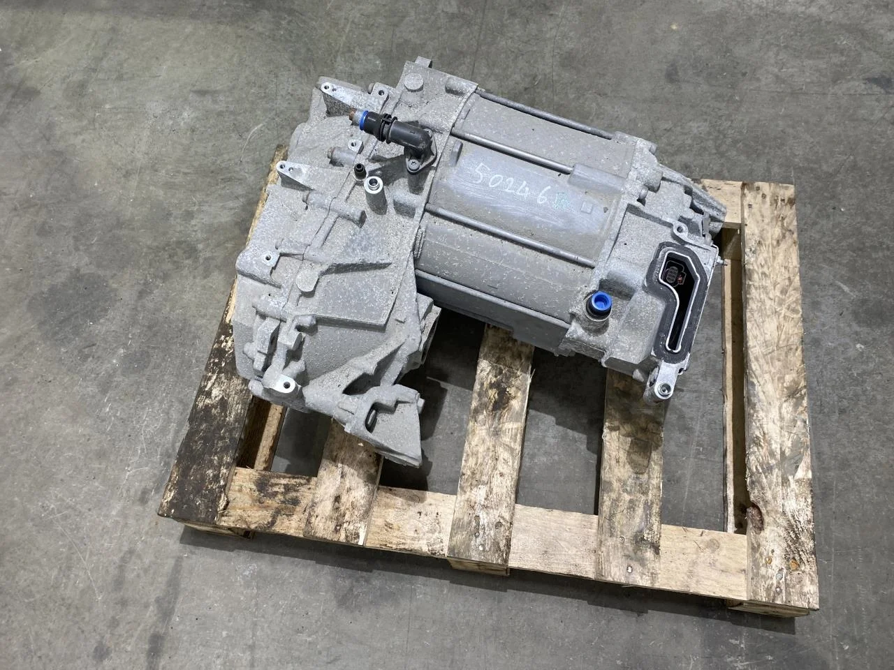 Volkswagen ID.5 2022- Rear electric motor view 3