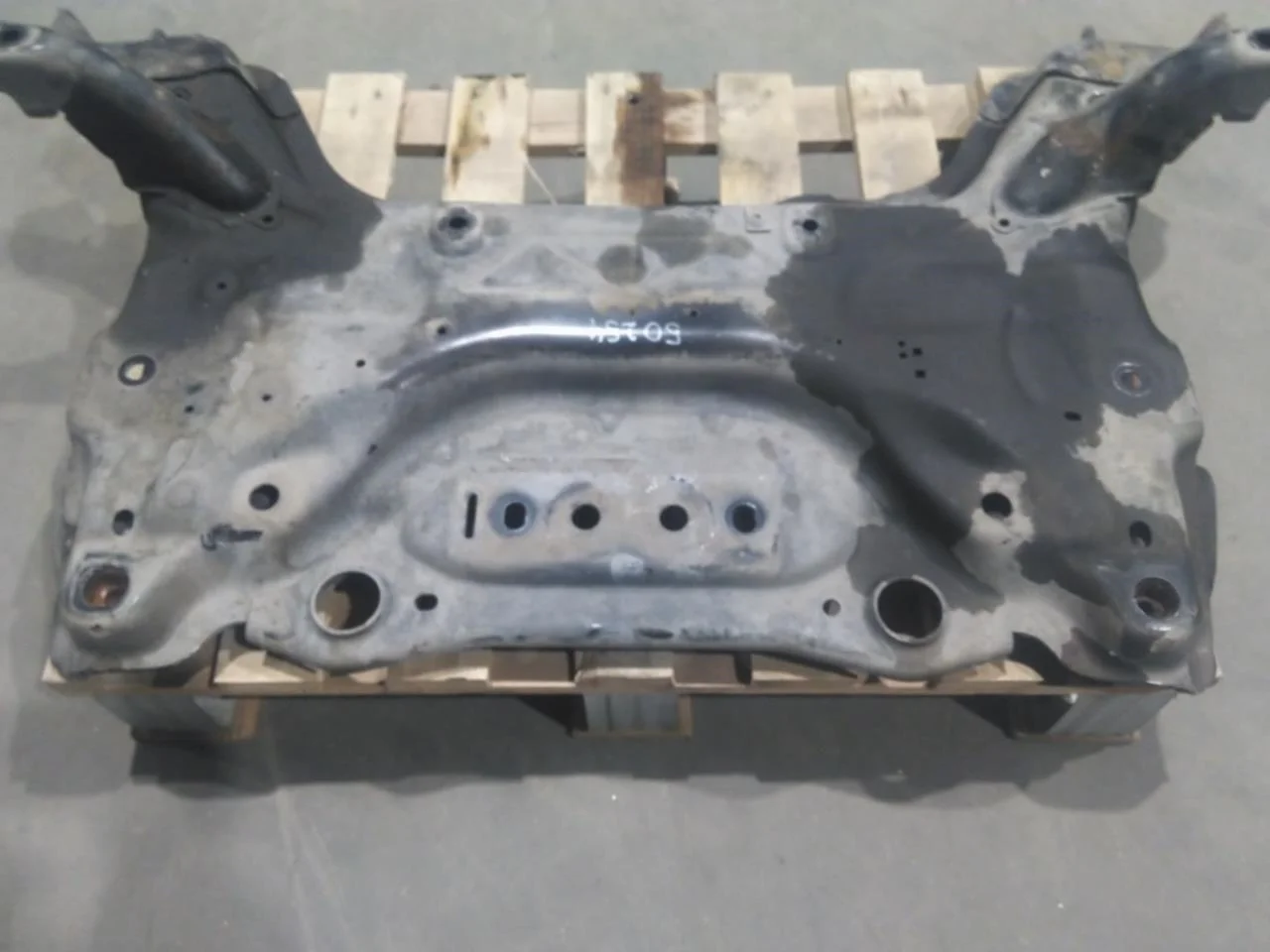 Peugeot PARTNER 2016-18 Első futómű merevítő (gerenda) nézet 4