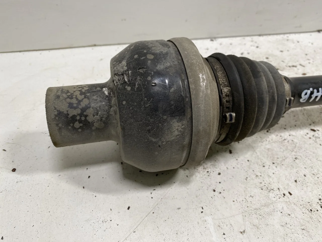Mercedes EQC 2020- Rear right driveshaft view 3