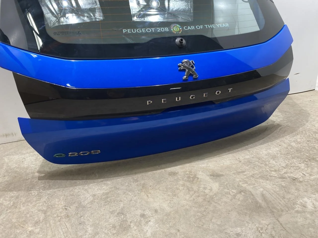 Peugeot 208/E-208 2020-> Tailgate, hatchback / estate view 2