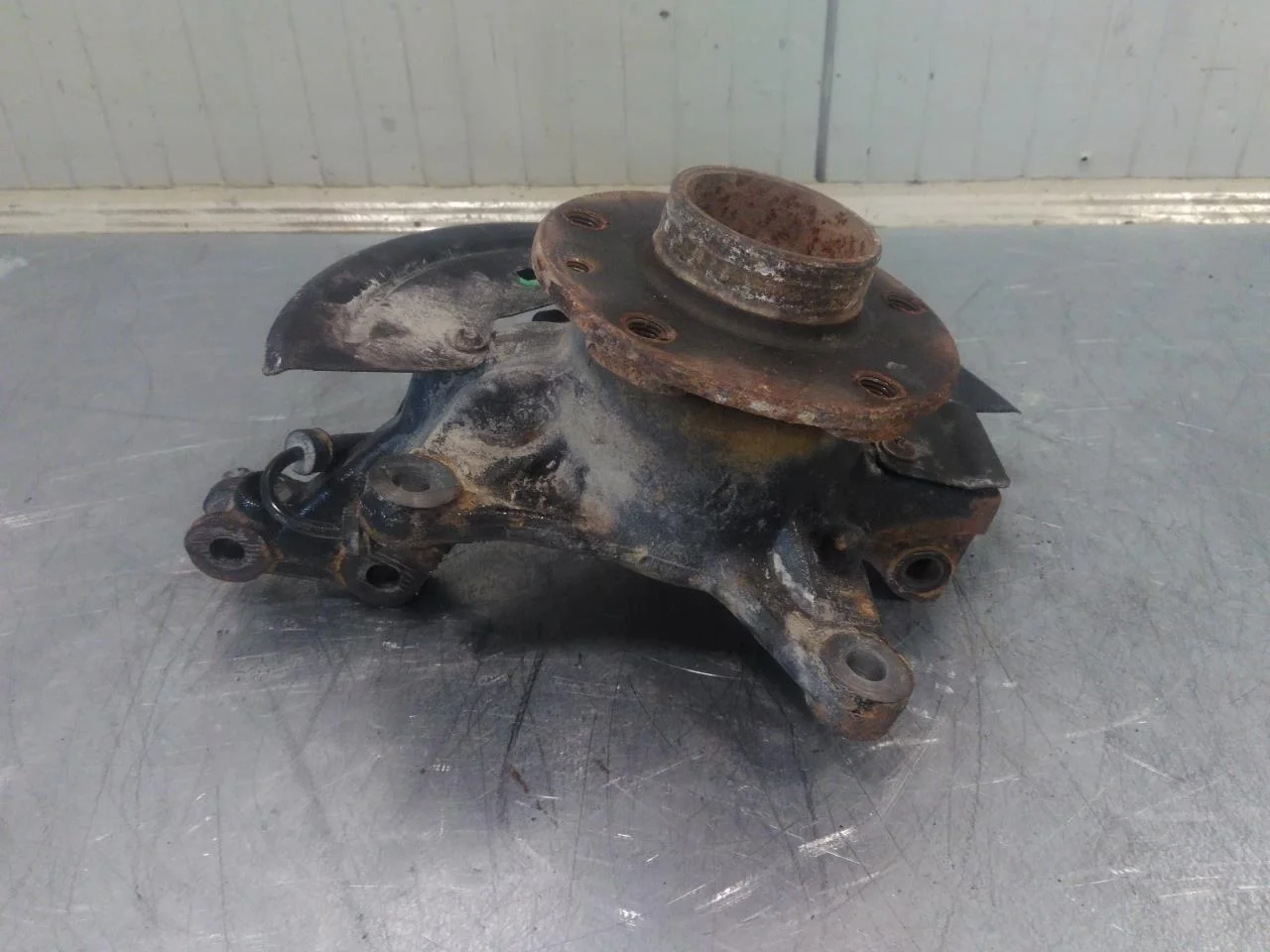 Renault ZOE/E- TECH 2013--> Stub axle carrier, left front view 2