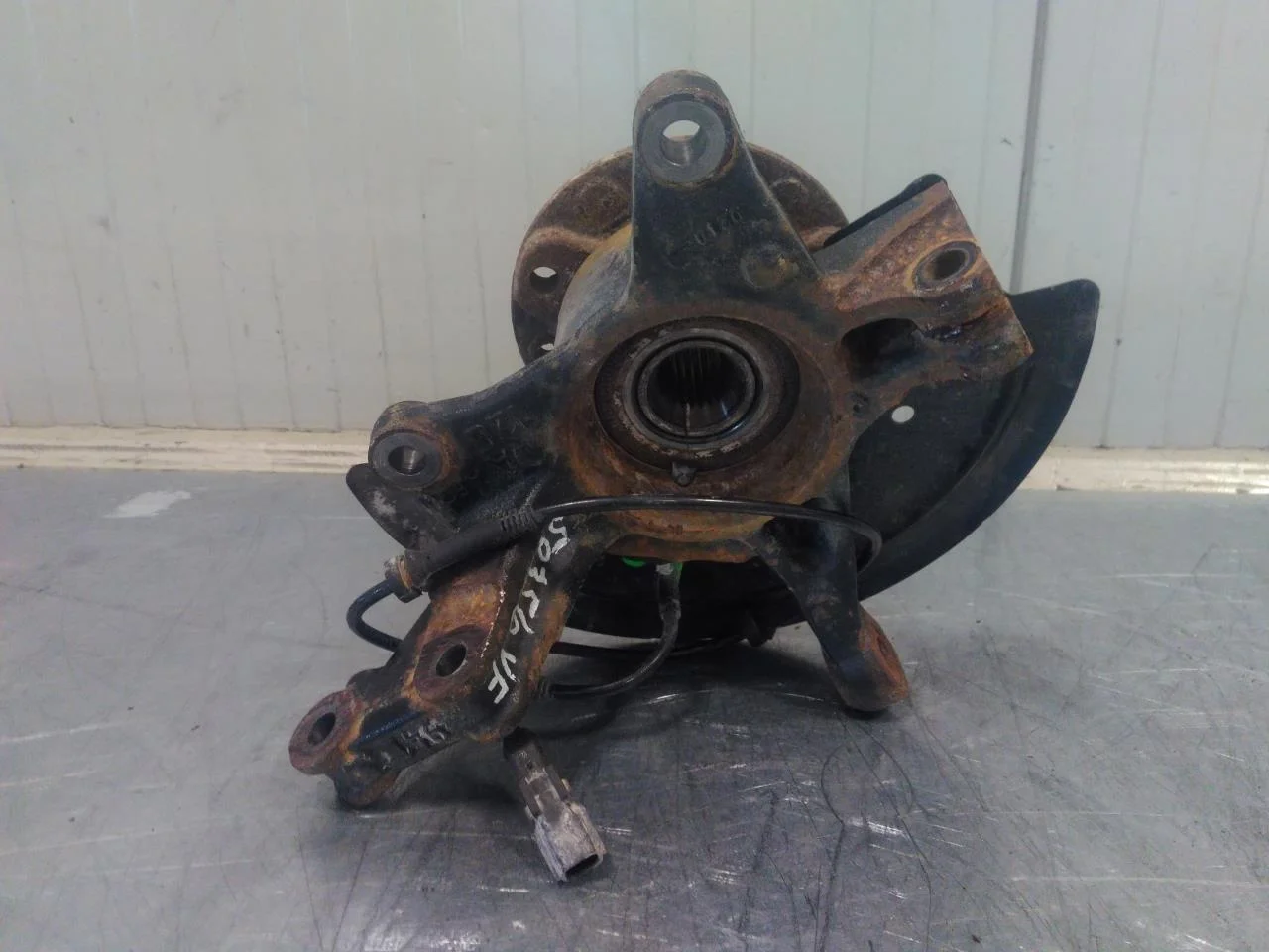 Renault ZOE/E- TECH 2013--> Stub axle carrier, left front view 3