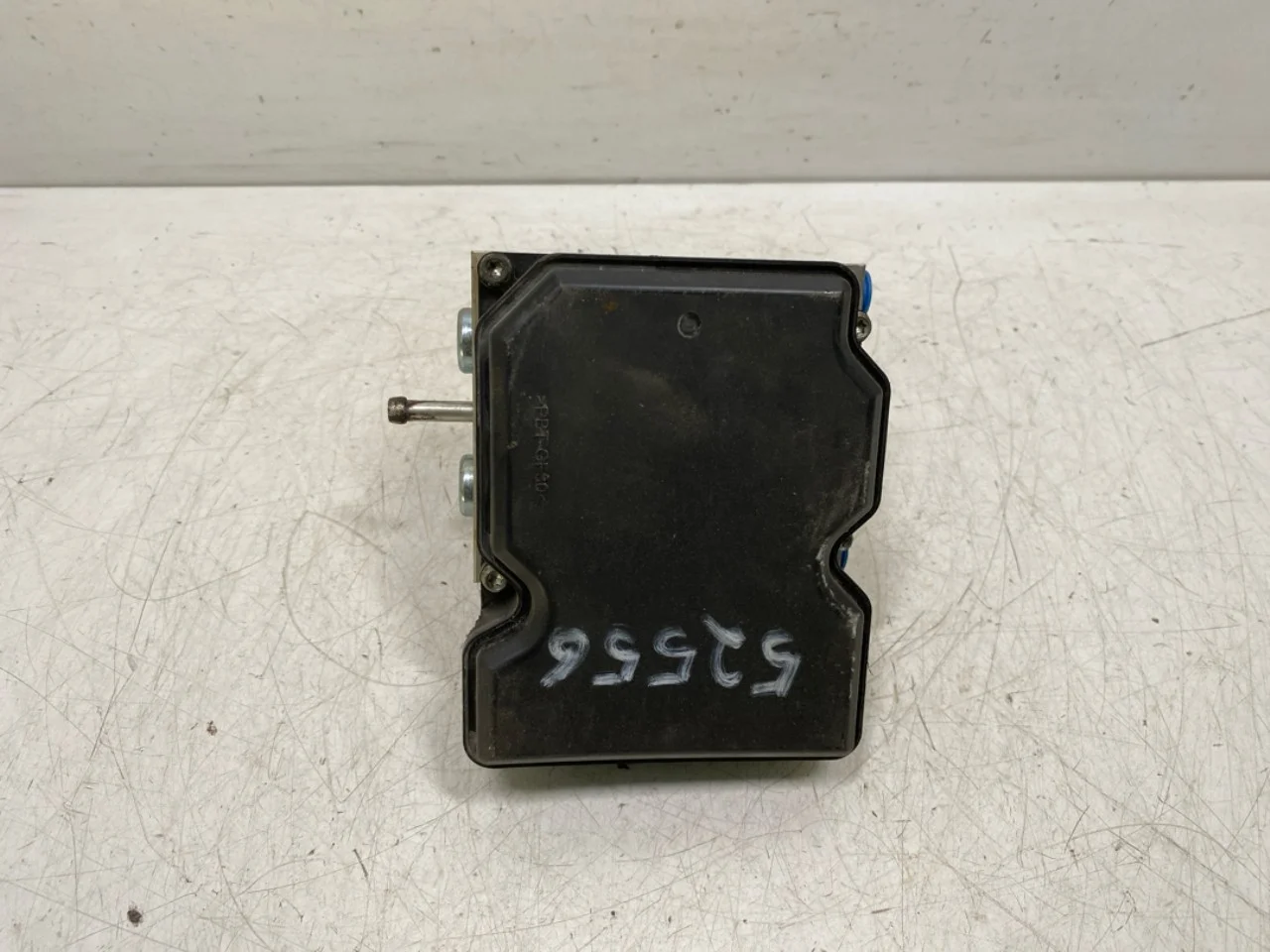 Nissan LEAF 2017-24 ABS hydraulic unit view 4