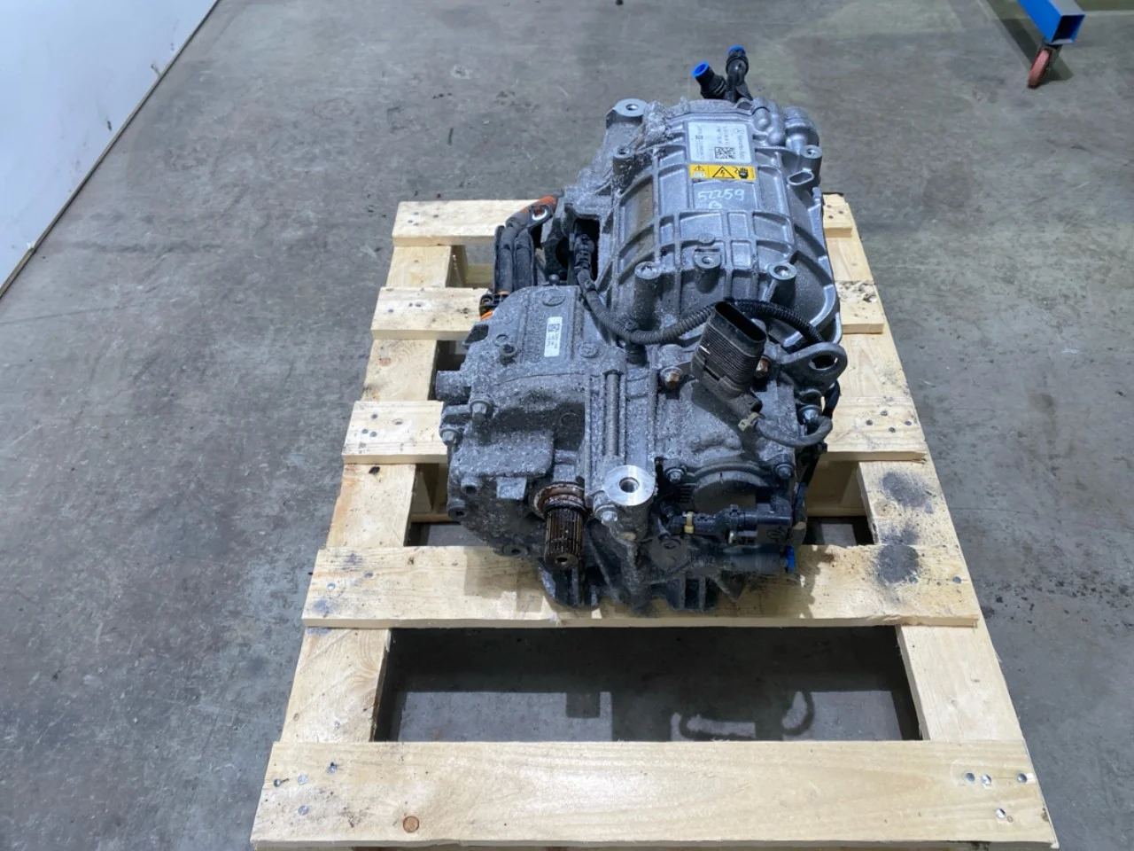 Mercedes EQB X243 2022- Motor electric spate vedere 2