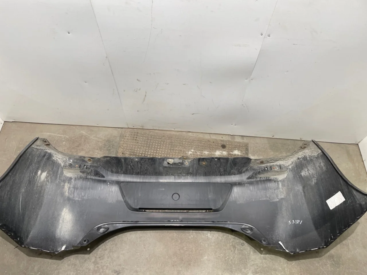 Nissan LEAF 2011-17 Rear bumper view 4