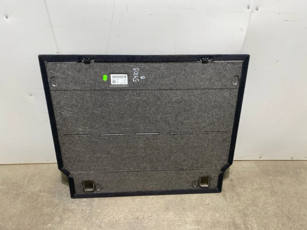 Porsche TAYCAN 2020- Cargo area protective mat / lining view 2