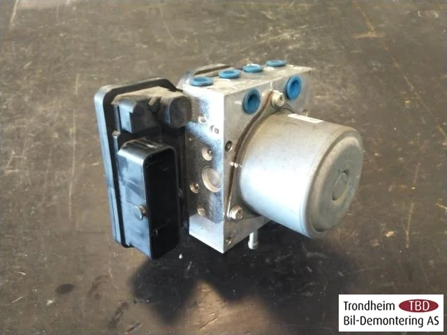 Nissan LEAF 2017-24 ABS hydraulic unit view 2