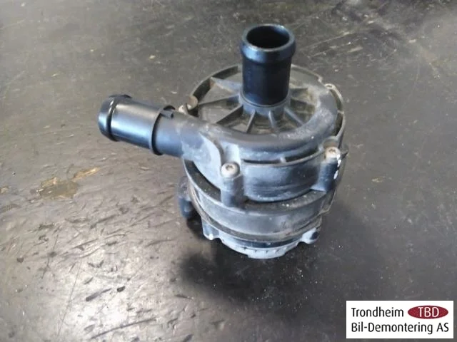 Volkswagen PASSAT 2015-19 Circulation pump