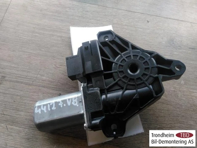 Mercedes B 180-200 W246/W242 2012-19 Ablakemelő motor vedere 2