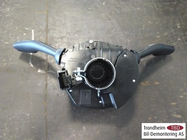 Tesla MODEL 3 2017--> Kormánykapcsolók vedere 2