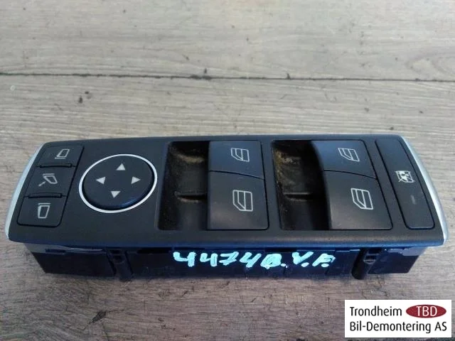 Tesla MODEL S 2013- Ablakemelő kapcsoló vedere 2