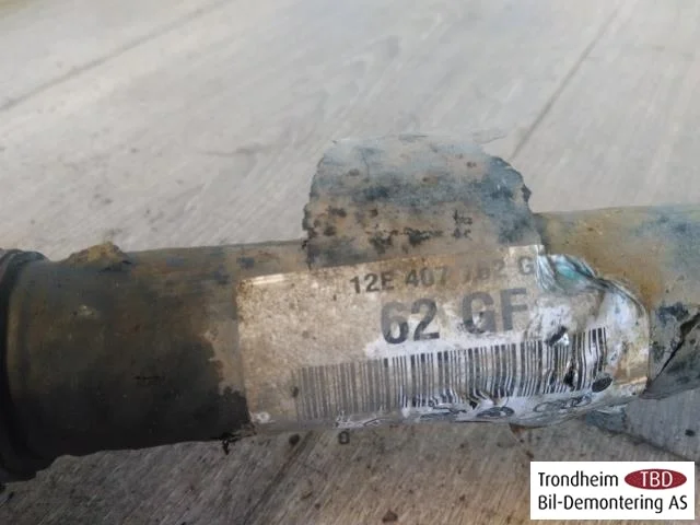 Volkswagen UP!, E-UP! Front right driveshaft view 2