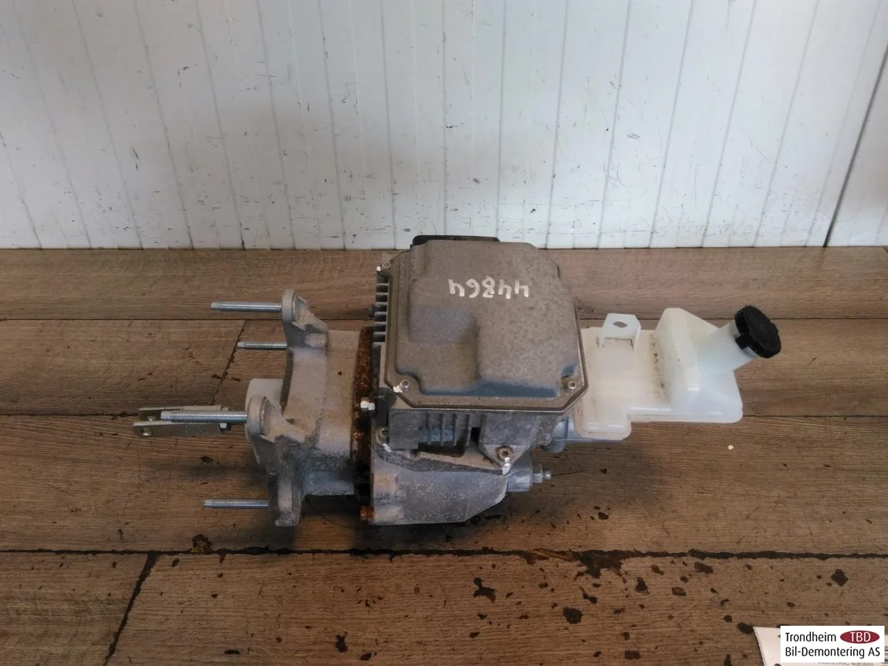 Nissan LEAF 2017-24 Brake booster view 3
