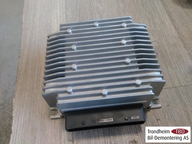 Tesla MODEL S 2013- Amplificator radio / hi-fi