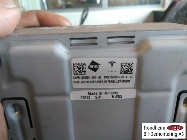 Tesla MODEL S 2013- Amplificator radio / hi-fi vedere 3