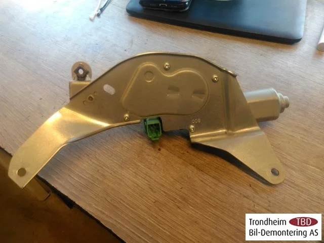 Citroen C-ZERO Tailgate wiper motor view 2