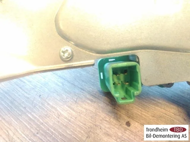 Citroen C-ZERO Tailgate wiper motor view 3