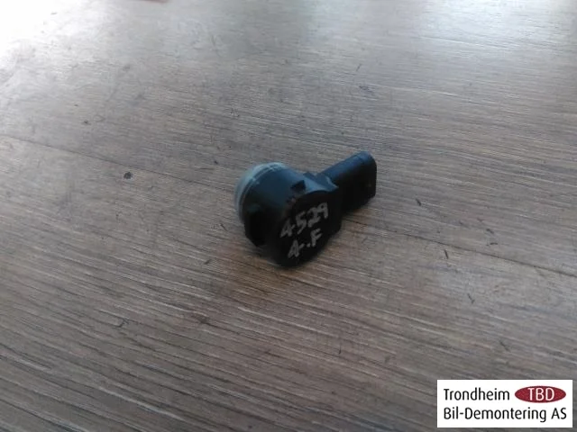 Mercedes V W447//W640/W448 2014- Front parking sensor