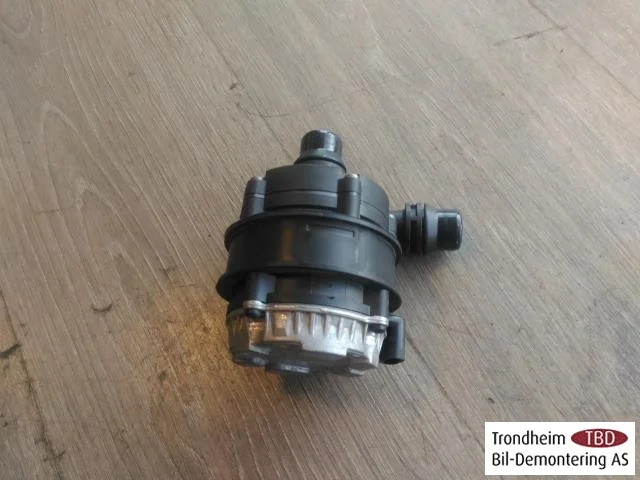 Mercedes V W447//W640/W448 2014- Circulation pump
