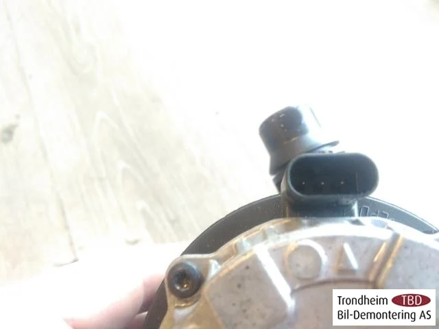 Mercedes V W447//W640/W448 2014- Circulation pump view 3